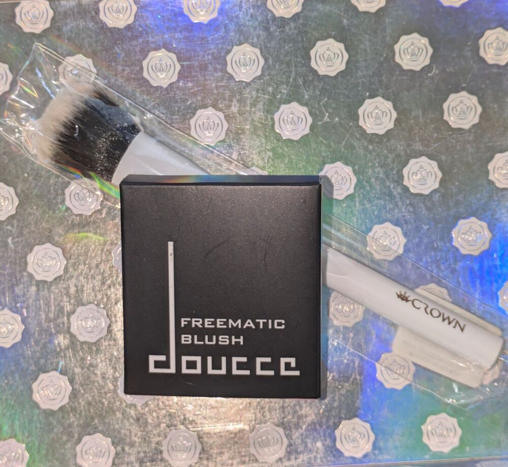 Blush Bundle of 2 ~1 Doucce Freematic Blush 1 Crown Deluxe Pro Blush Brush ~ New